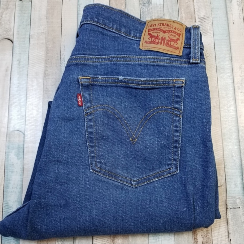 Levi's Wedgie Straight Jeans